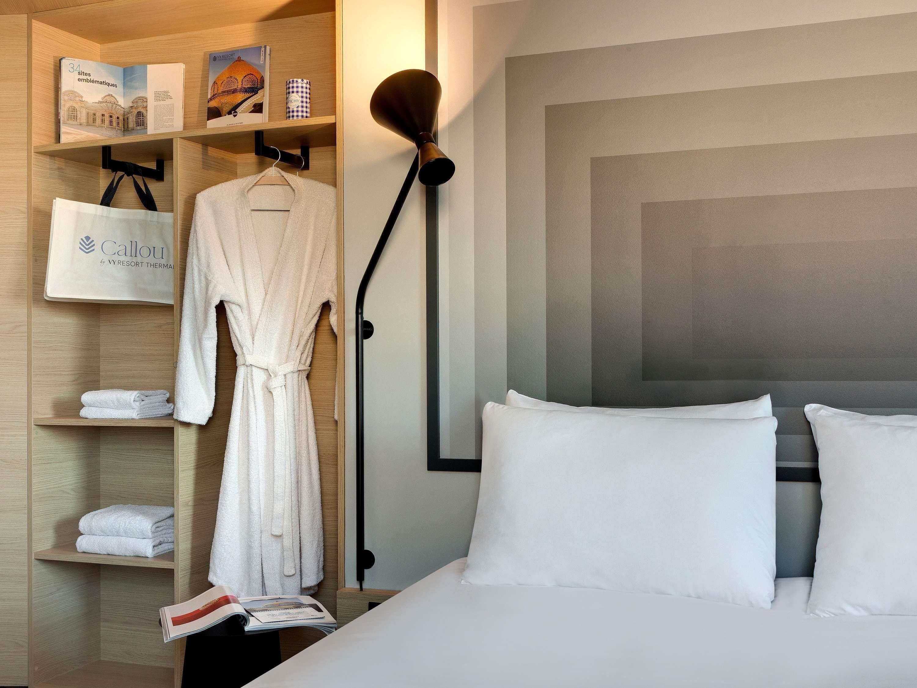 desk, laptop workspace, soundproofing, free cots/infant beds