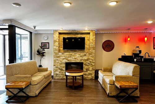 Baymont Inn and Suites by Wyndham Columbus / Near OSU