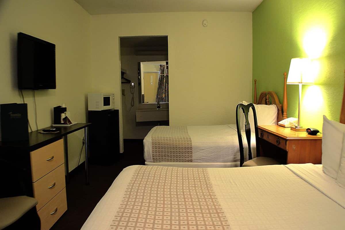 Deluxe Room, 2 Double Beds, Non Smoking | Desk, rollaway beds
