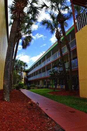 Exterior - Roomba Inn & Suites (Kissimmee)