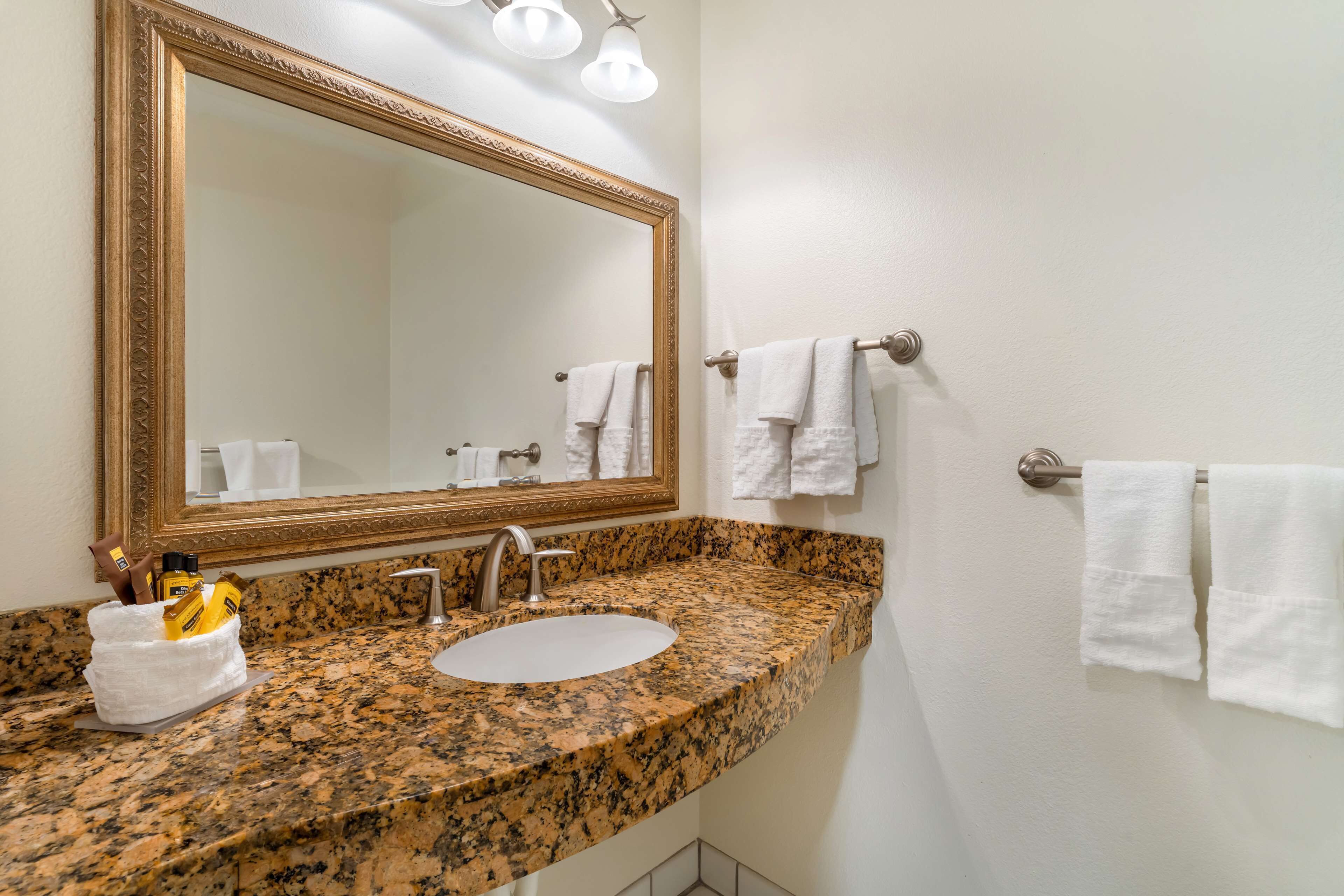 Foto - Best Western Plus Monterey Inn