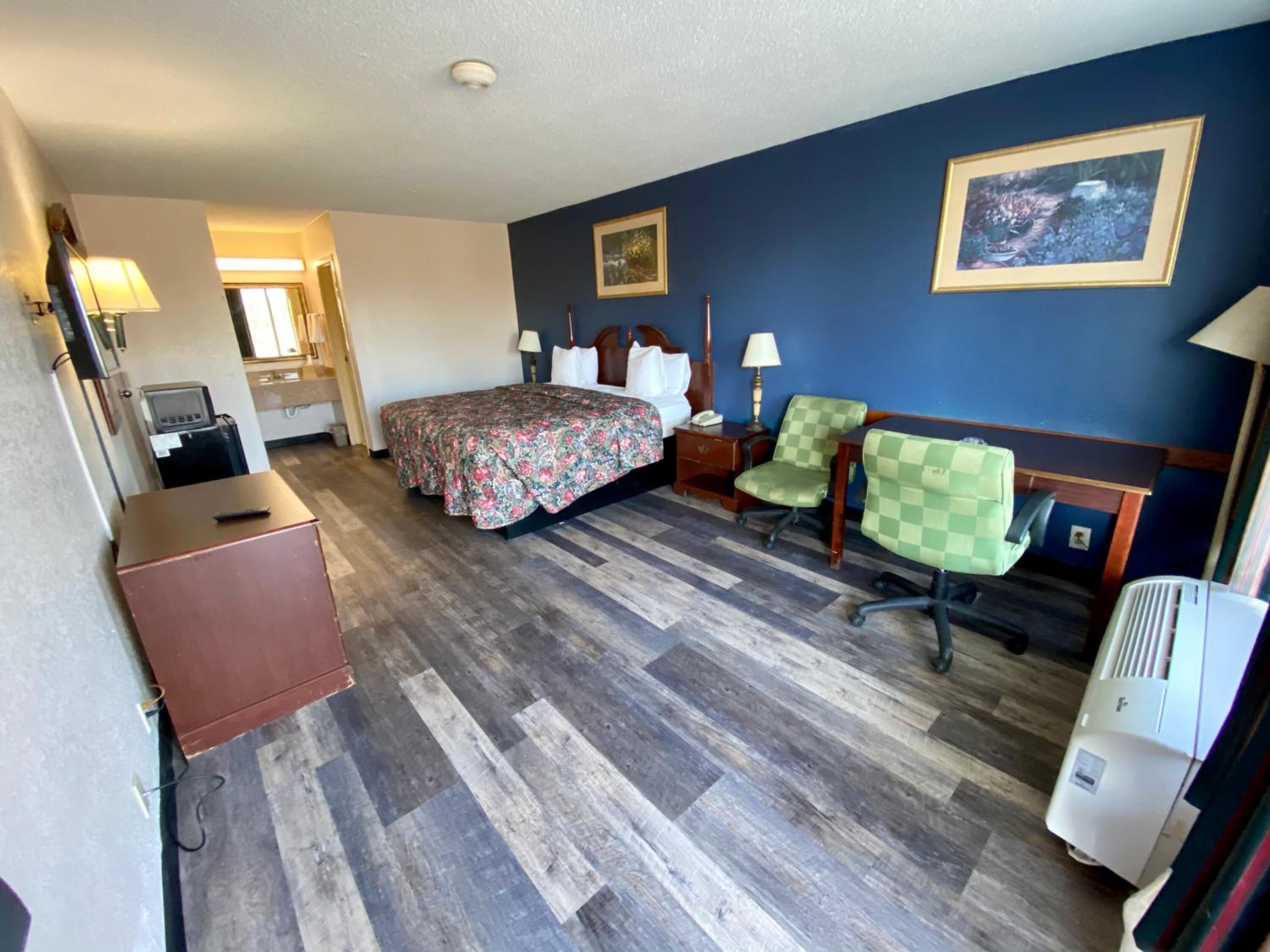 Desk, iron/ironing board, free WiFi, bed sheets