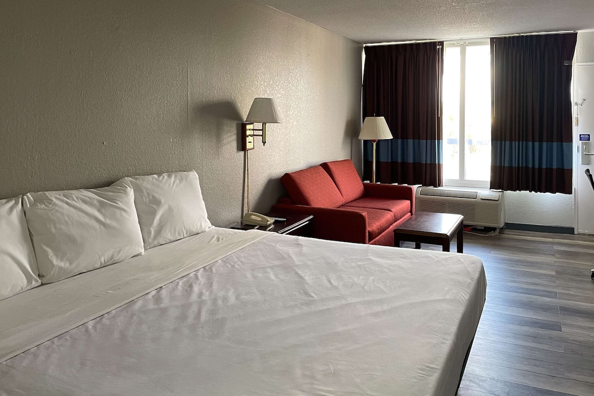 書桌、熨斗/熨衫板、免費 Wi-Fi、床單