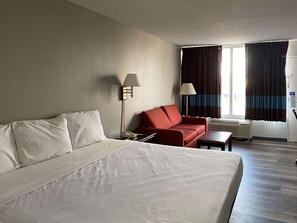 Desk, iron/ironing board, free WiFi, bed sheets - Motel 6 Marianna, FL (Marianna)