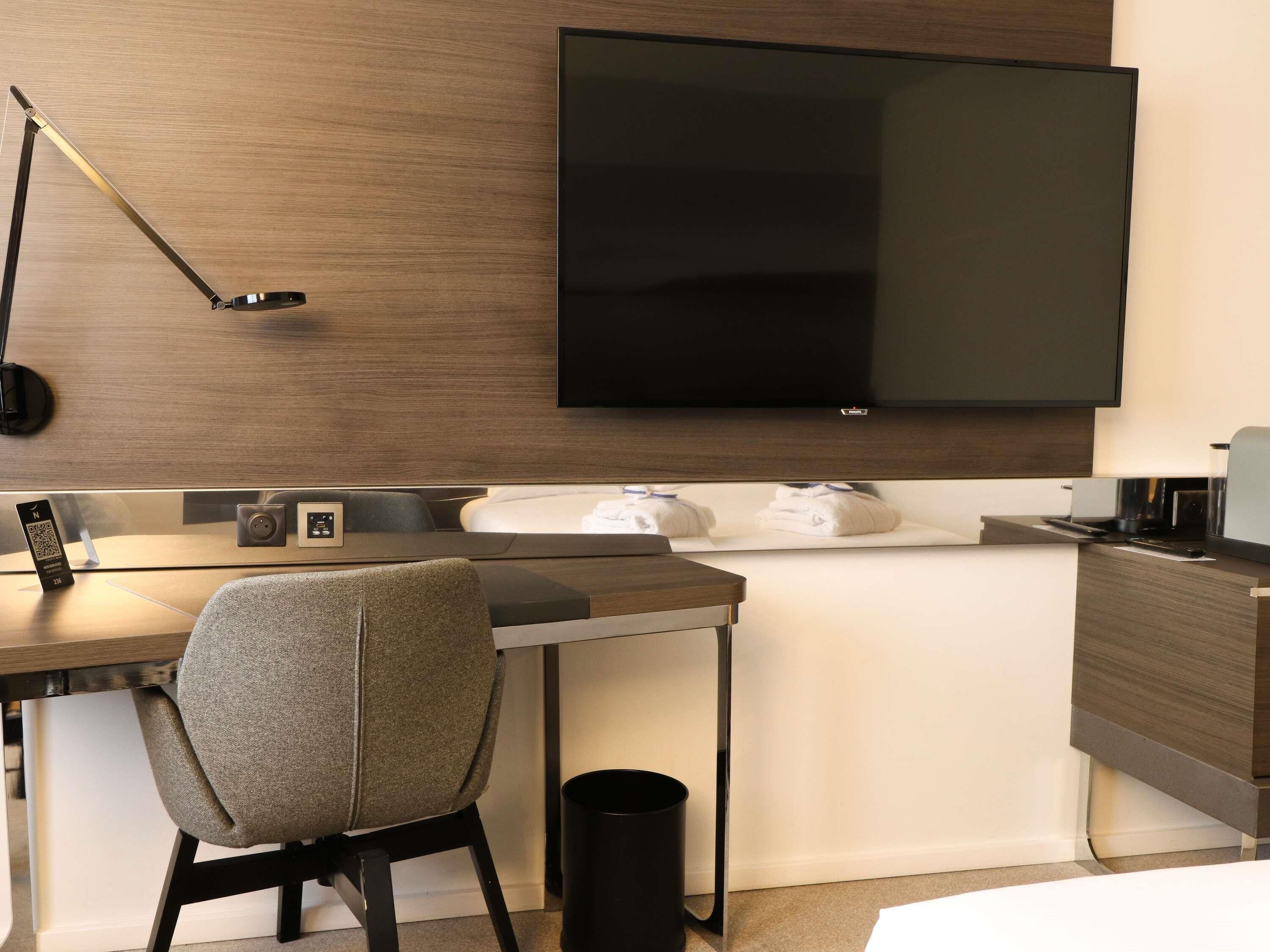 executive room, 1 double bed with sofa bed | premium bedding, memory-foam beds, free minibar, in-room safe