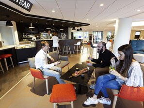 Bar (on property) - Novotel Limoges Le Lac (Limoges)