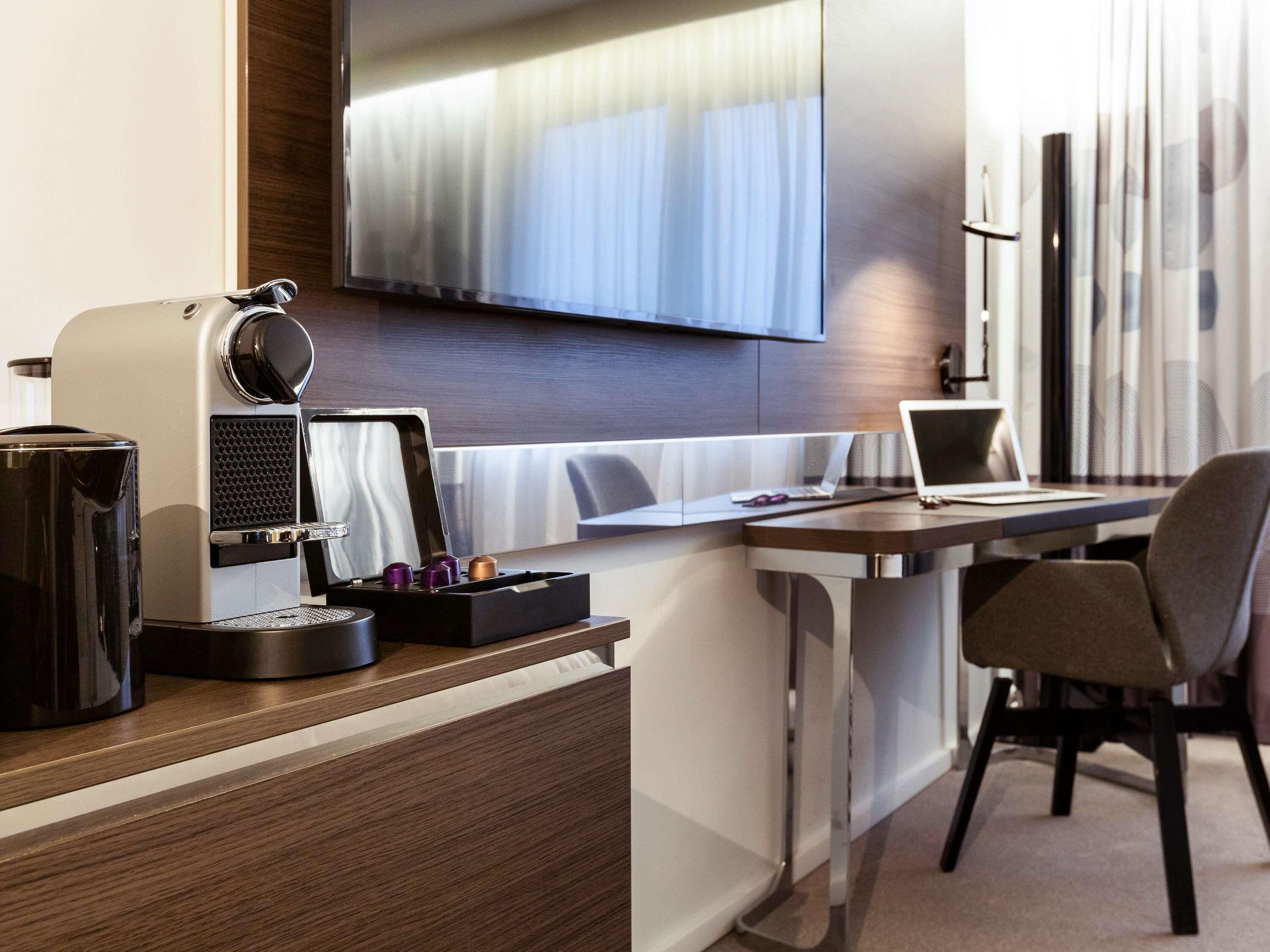 executive room, 1 double bed with sofa bed | premium bedding, memory-foam beds, free minibar, in-room safe