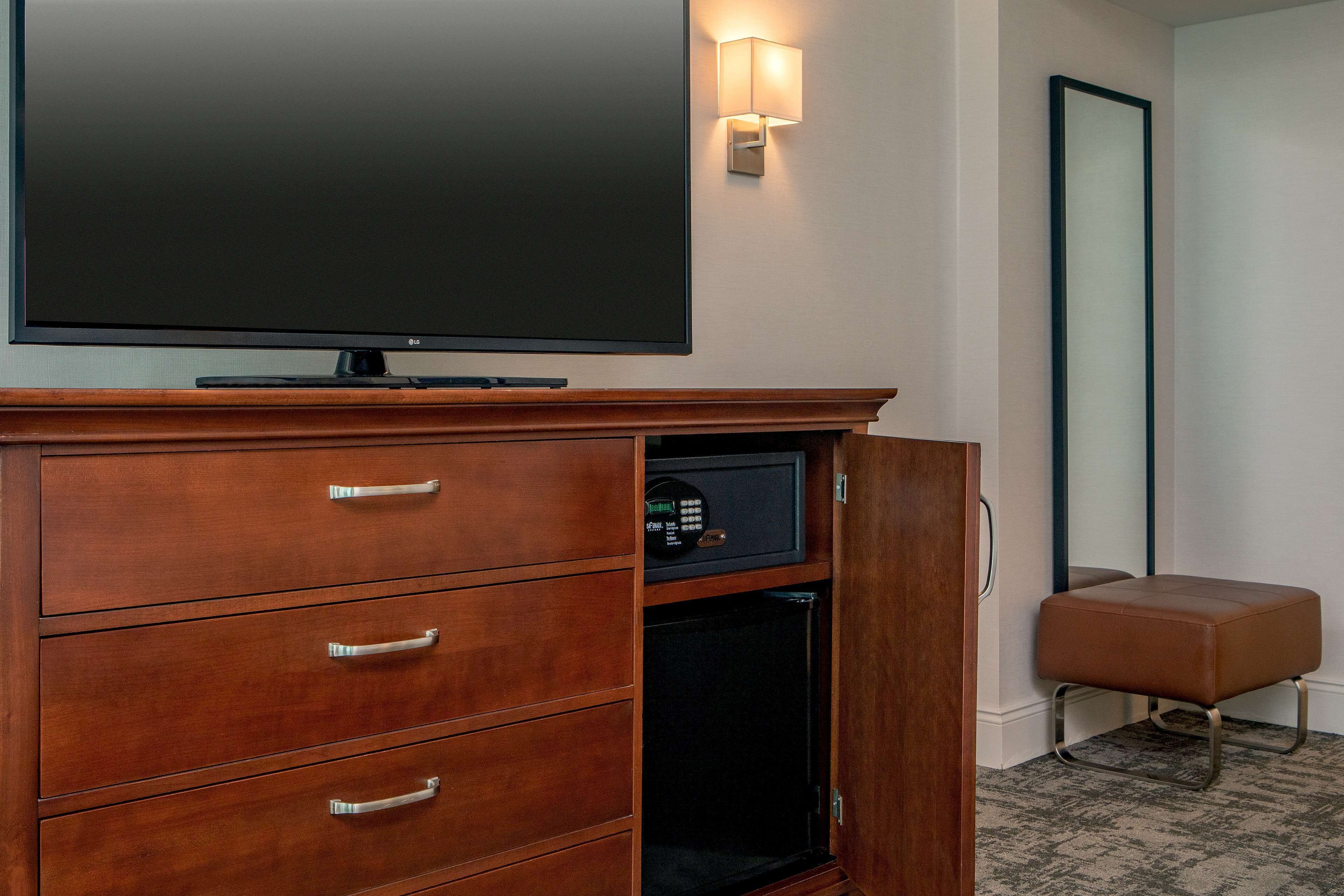 1 bedroom, premium bedding, down duvets, in-room safe