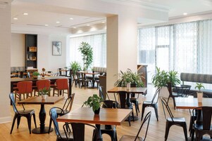Café da manhã e jantar