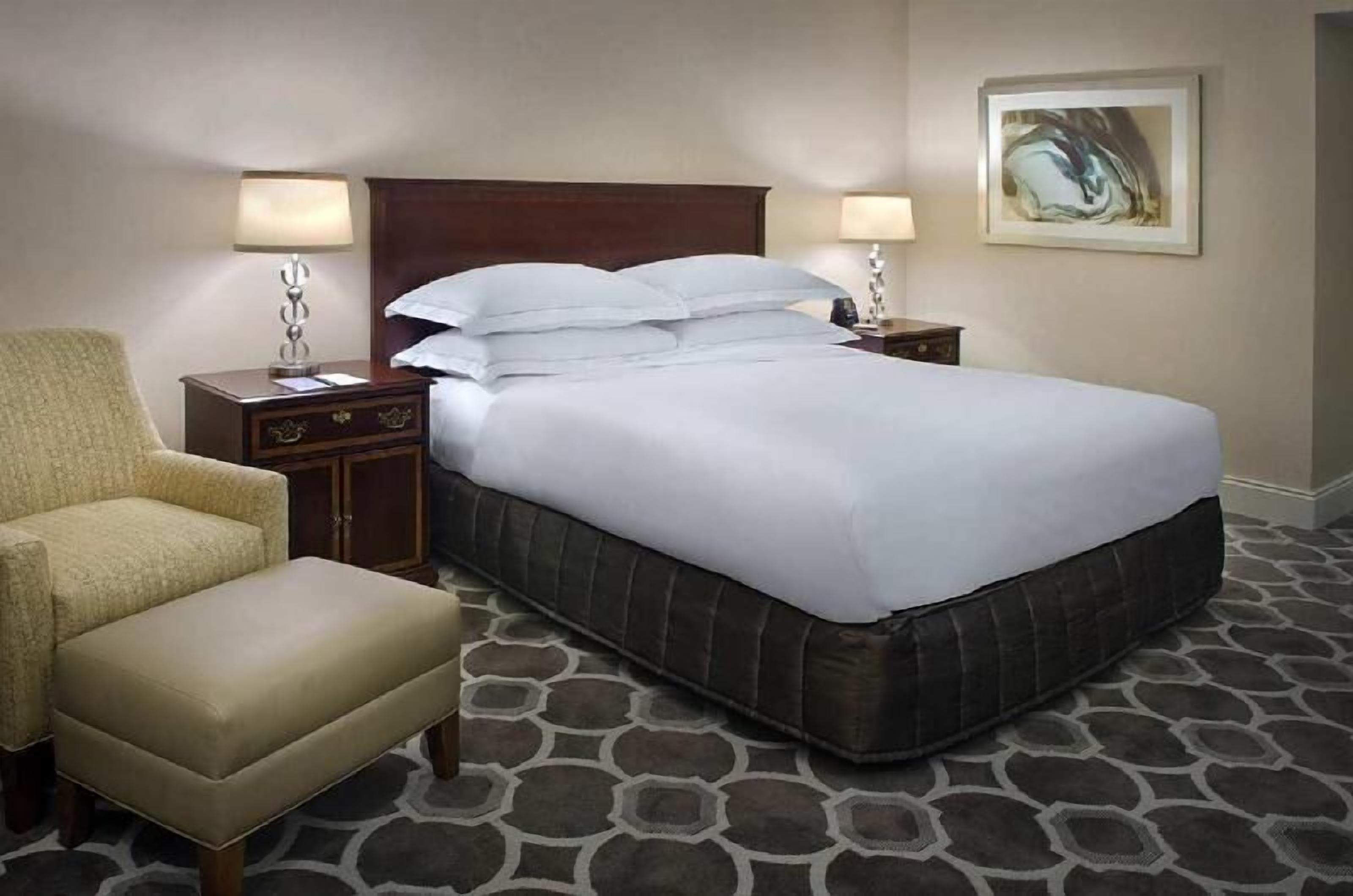 Premium bedding, down comforters, in-room safe, desk