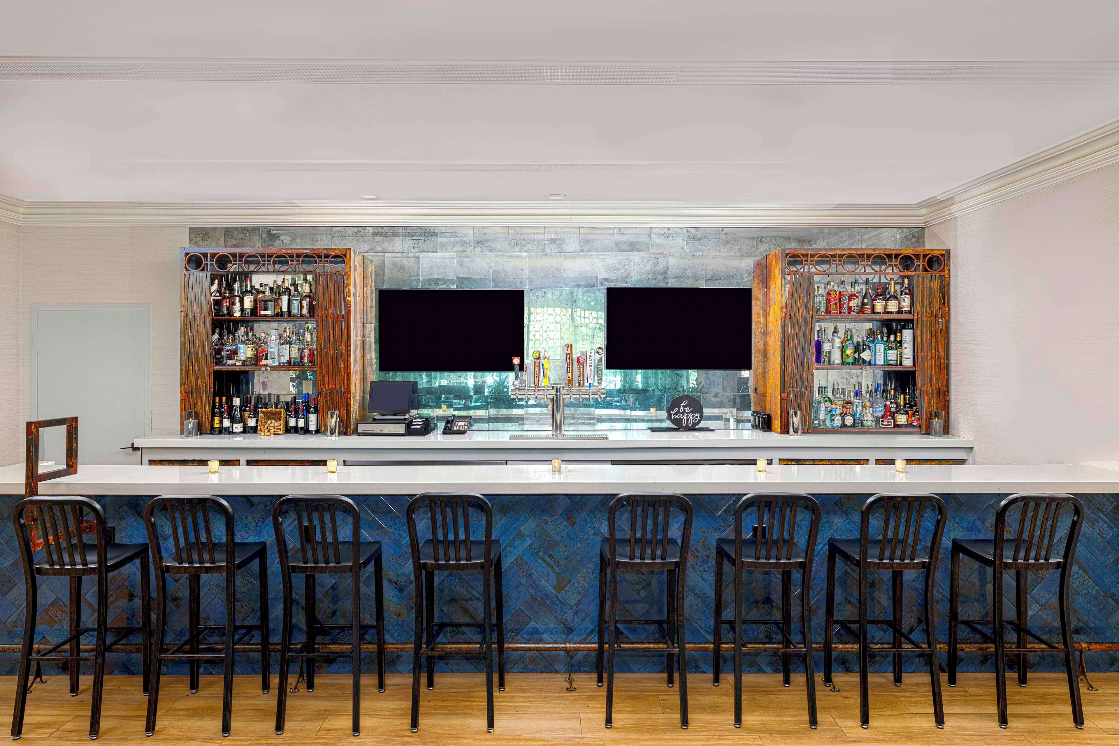 Breakfast and dinner served