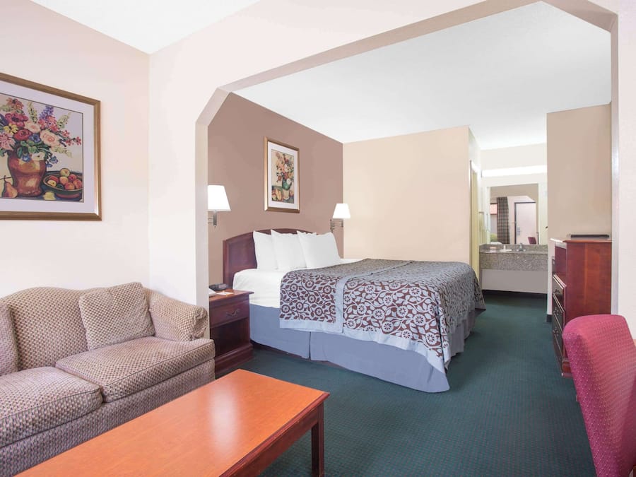 Room, 1 King Bed, Accessible | Desk, free cots/infant beds, rollaway beds, free WiFi