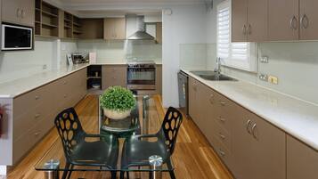 Junior Apartment | Private kitchen | Coffee/tea maker, electric kettle