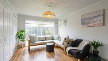 Junior Apartment | Living area