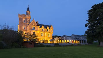 Façade de l’hébergement - soirée/nuit