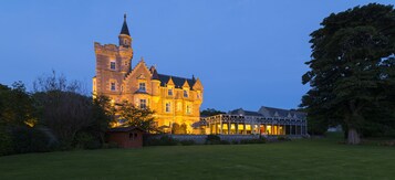 Façade de l’hébergement - soirée/nuit