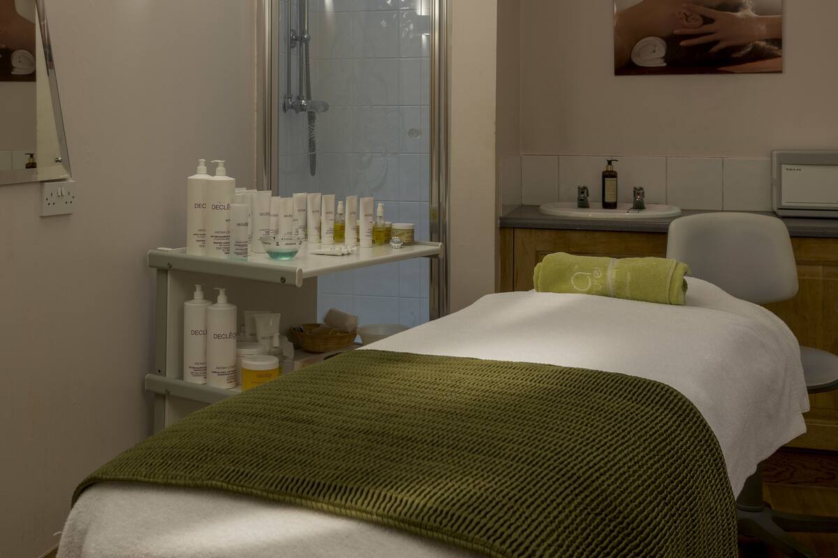 couples treatment room(s), body treatments, aromatherapy