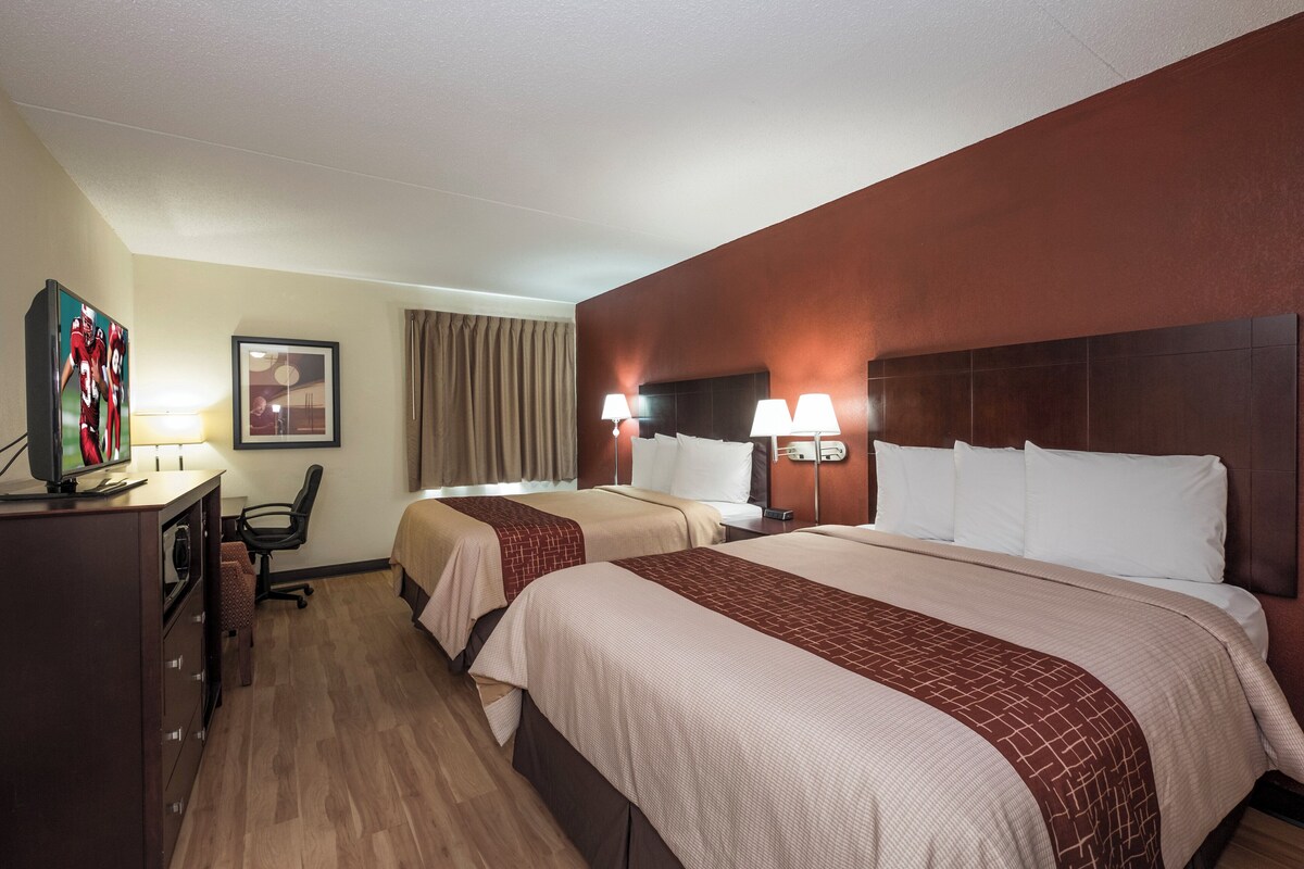 Desk, iron/ironing board, free WiFi, bed sheets