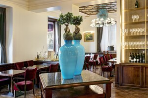 Café da manhã, almoço e jantar