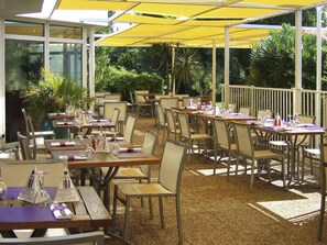 Bar (in der Unterkunft)