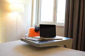 Literie de qualité supérieure, surmatelas, bureau