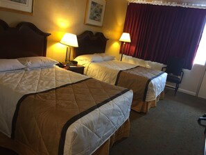 Coffres-forts dans les chambres, bureau, fer et planche à repasser