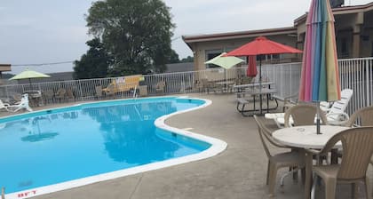 Travelodge by Wyndham Lynchburg
