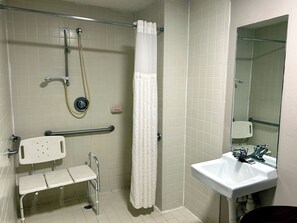 Room, 1 King Bed, Accessible, Non Smoking | Bathroom