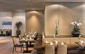 Business Suite, 1 King Bed with Sofa bed (1-3 Persons) | Restaurant