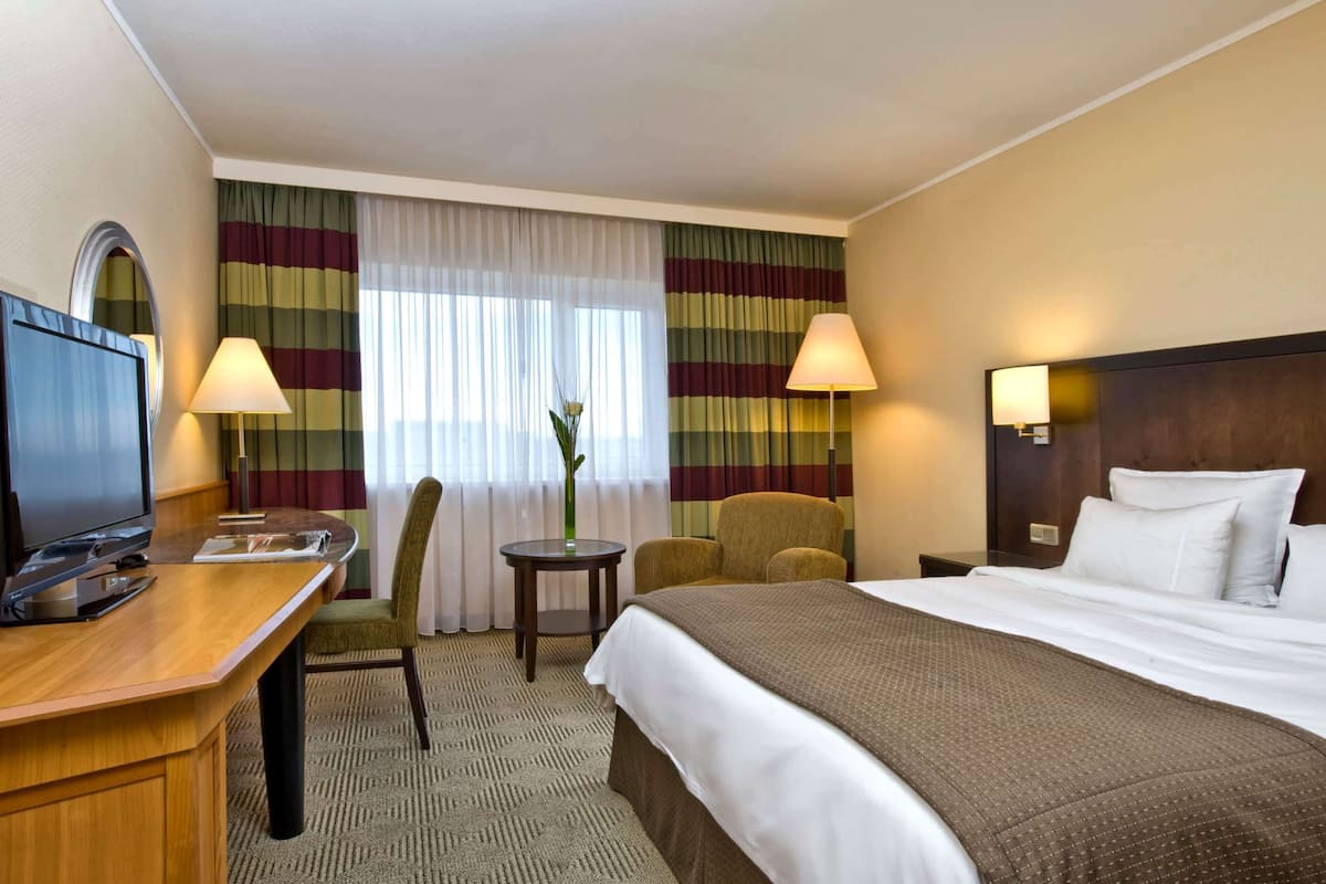 Standard Double Room | Hypo-allergenic bedding, in-room safe, individually decorated