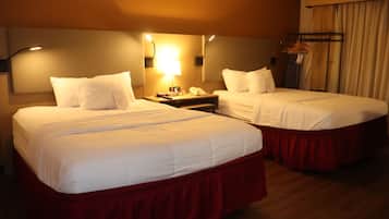 Room, 2 Queen Beds, Non Smoking (Pet friendly) | Room amenity