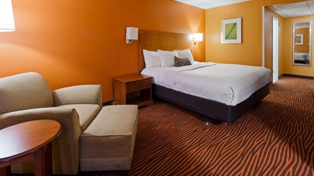 Premium bedding, pillow-top beds, in-room safe, desk