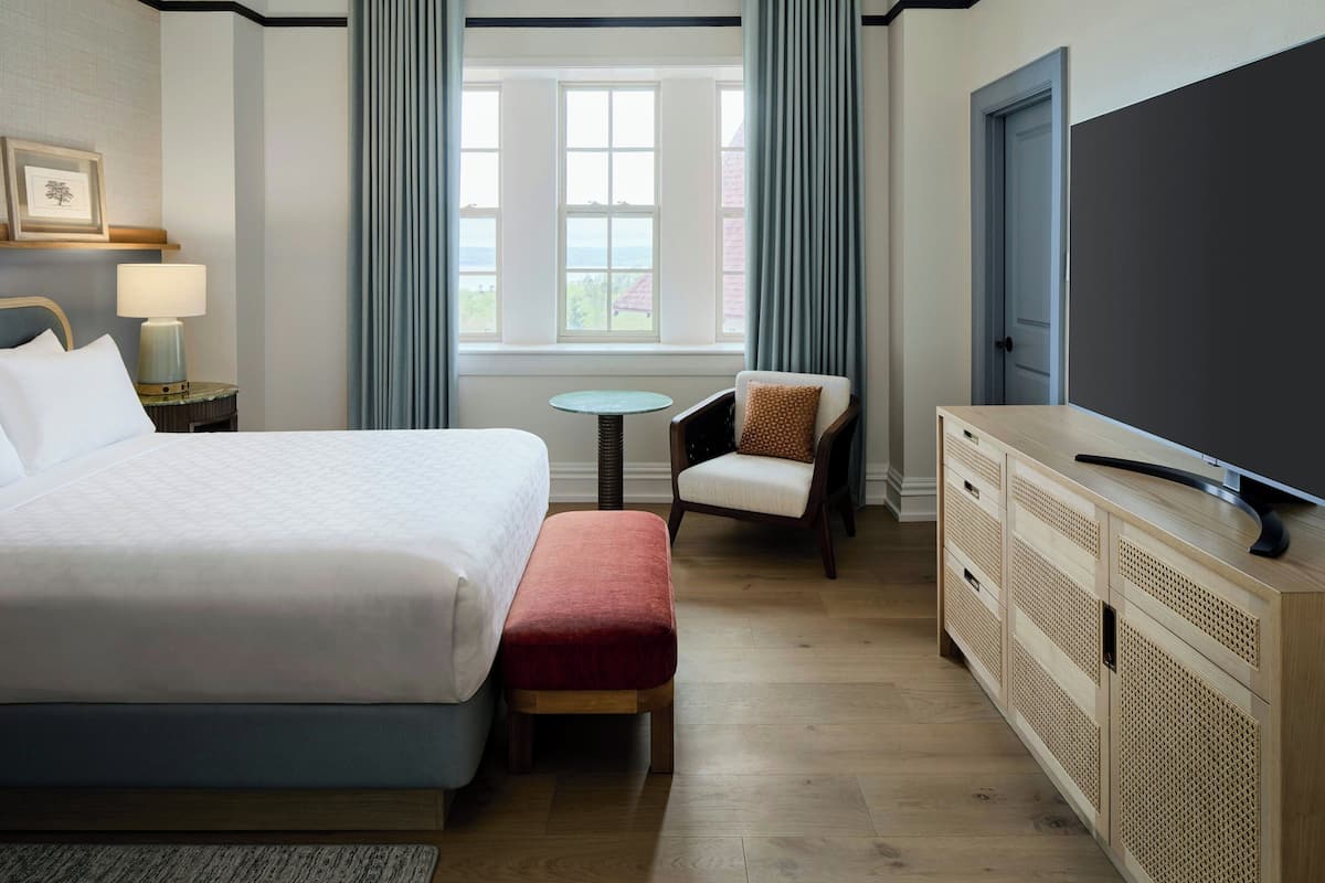 Room, 1 Queen Bed, Non Smoking (View)