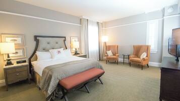 Suite, 1 King Bed with Sofa bed