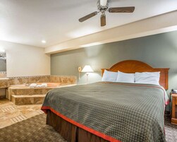 Decoración personalizada, muebles diferentes y escritorio 