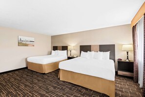 Habitación estándar, varias camas, para no fumadores, refrigerador y microondas (Larger Room) | Ropa de cama de alta calidad y tabla de planchar con plancha 