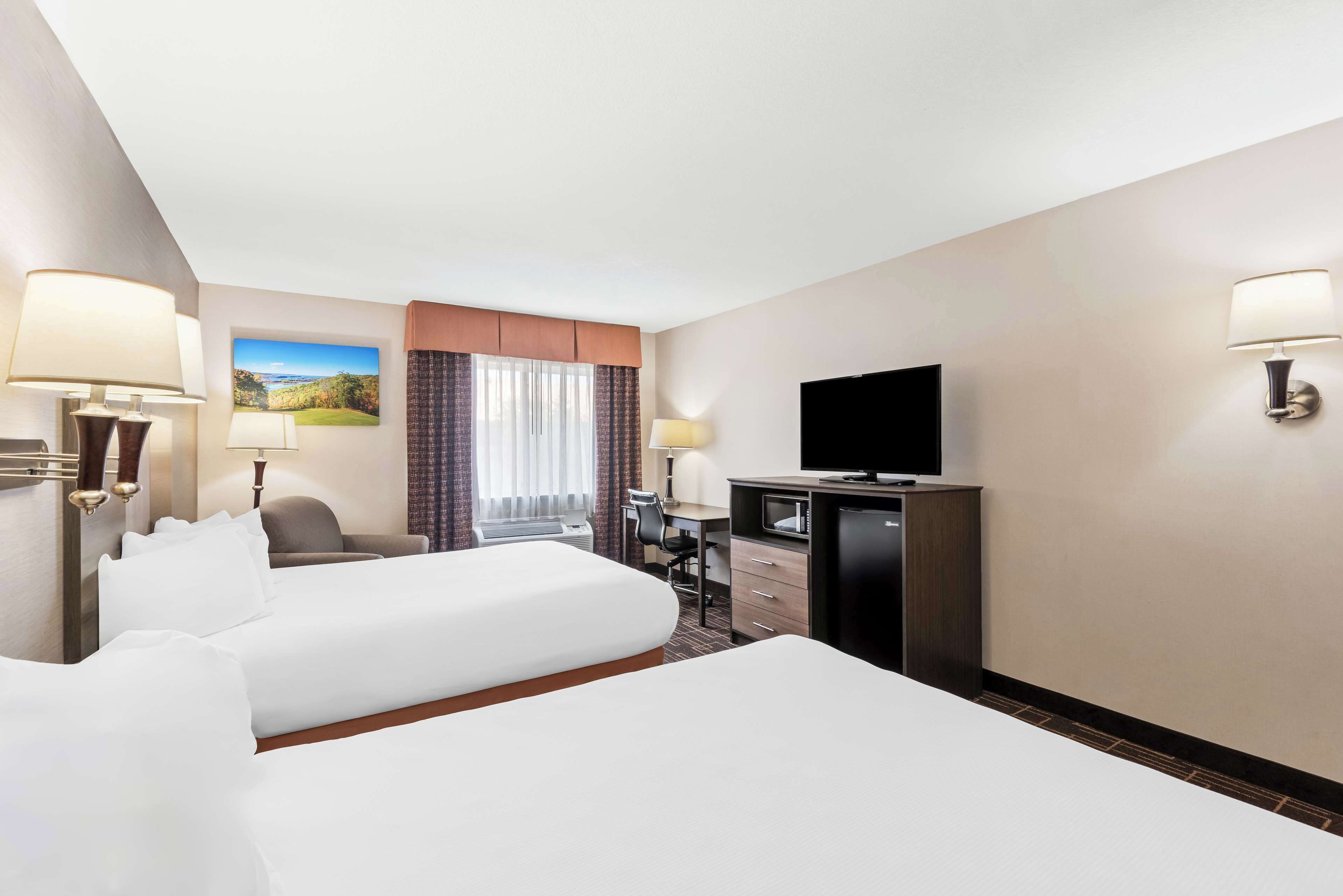 standard room, 2 queen beds, non smoking, microwave | premium bedding, iron/ironing board, free wifi, bed sheets