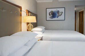 Deluxe Room, 2 Double Beds | Premium bedding, in-room safe, desk, soundproofing - Delta Hotels by Marriott Swindon (Swindon)