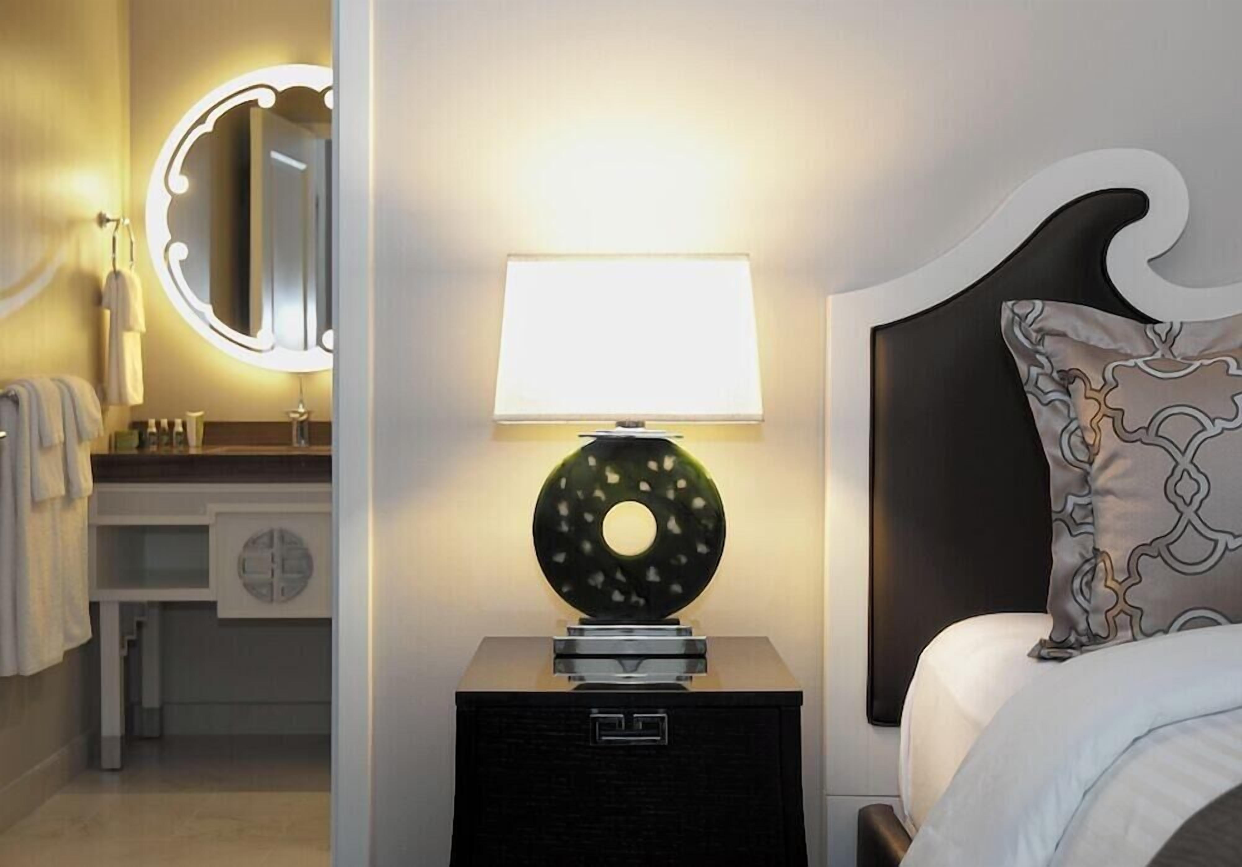 Luxe beddengoed, een kluis op de kamer, een bureau, gratis wifi