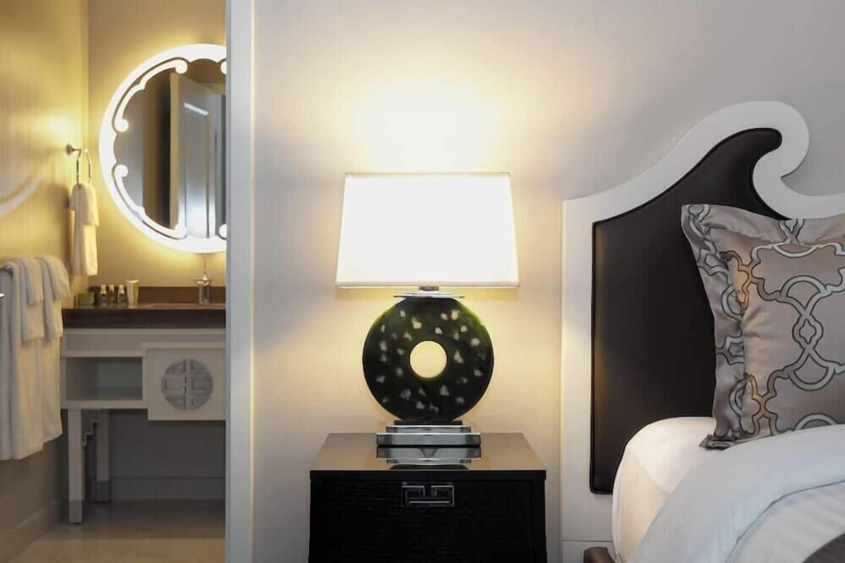 Premium bedding, in-room safe, desk, free WiFi