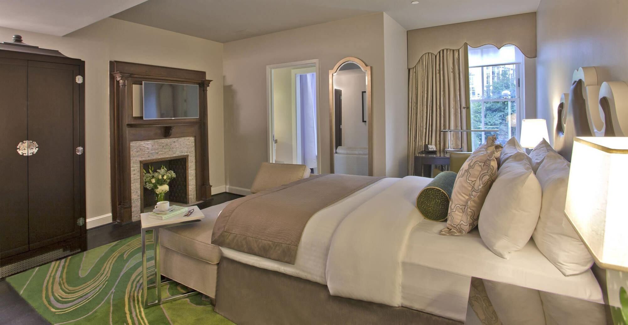 Luxe beddengoed, een kluis op de kamer, een bureau, gratis wifi