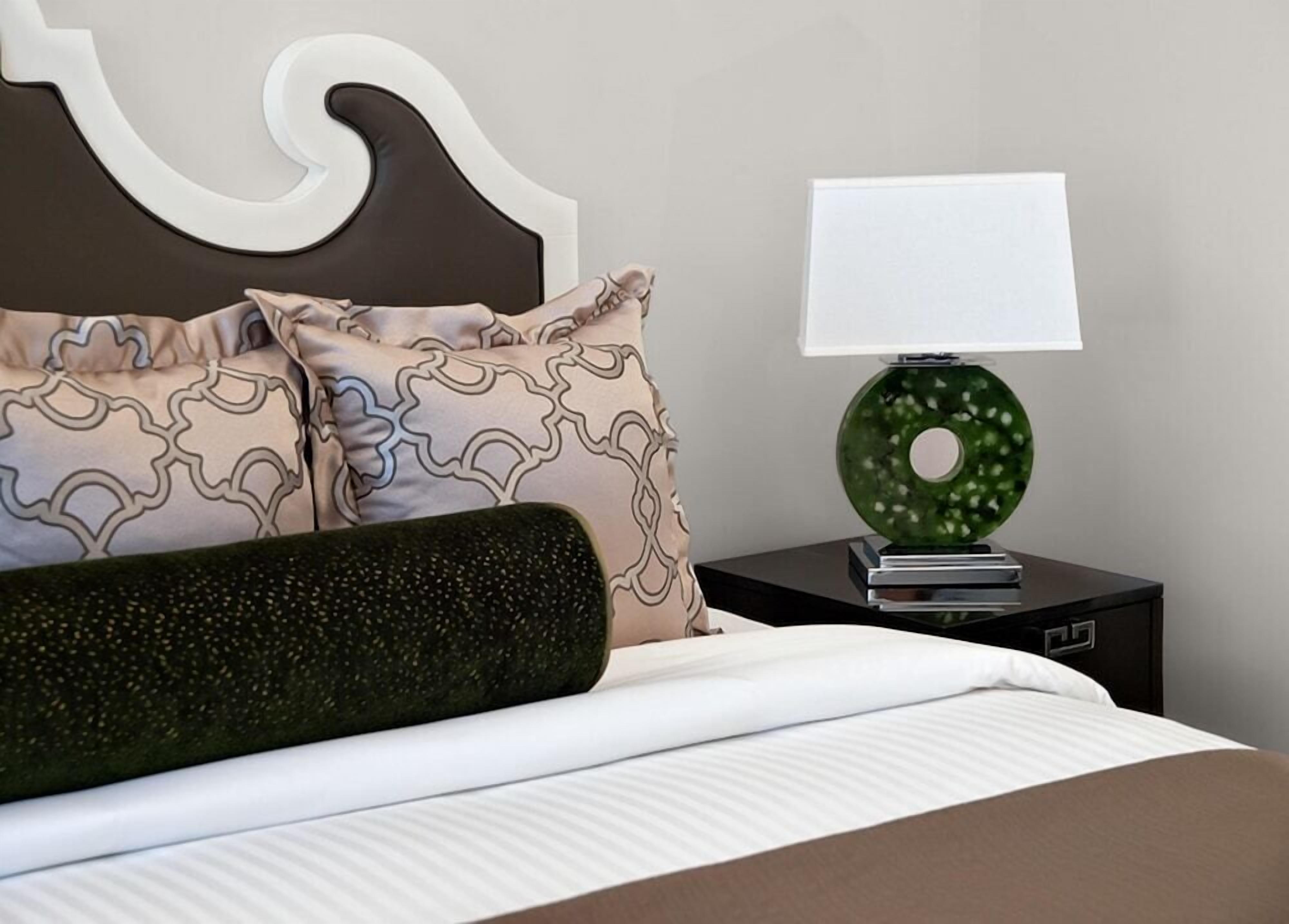 Luxe beddengoed, een kluis op de kamer, een bureau, gratis wifi