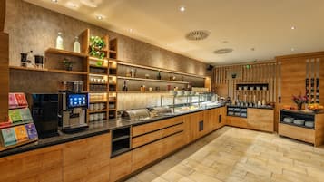Desayuno buffet (EUR 18.90 por persona)