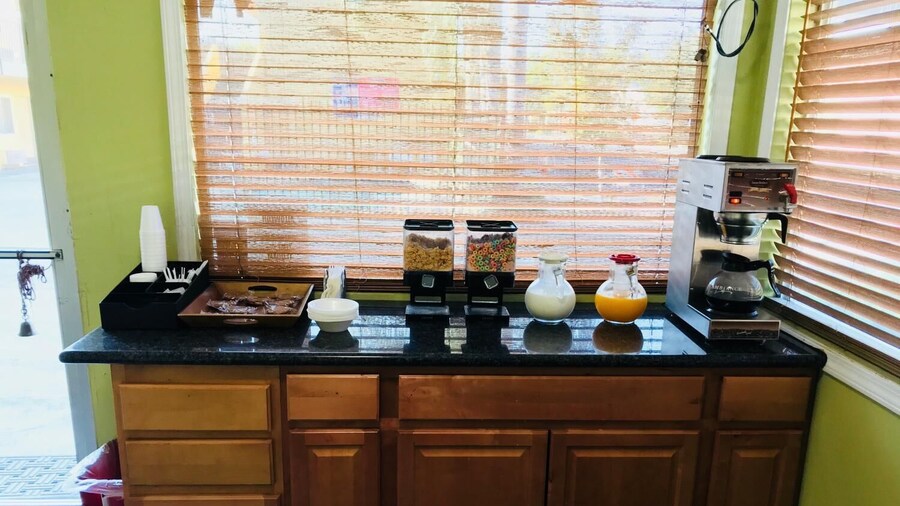 Americas Best Value Inn Visalia