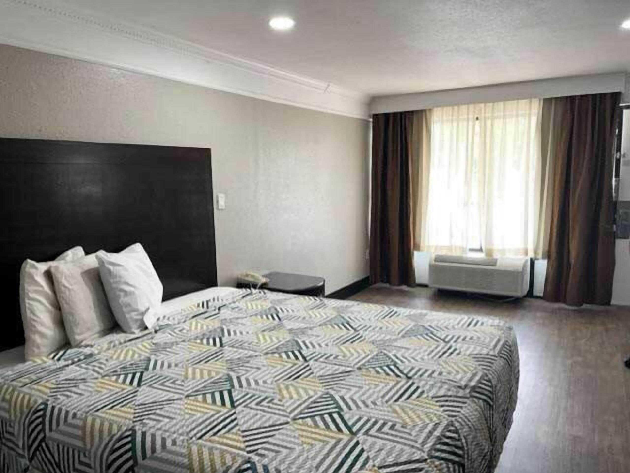 Työpöytä, kannettavalle tietokoneelle sopiva työtila