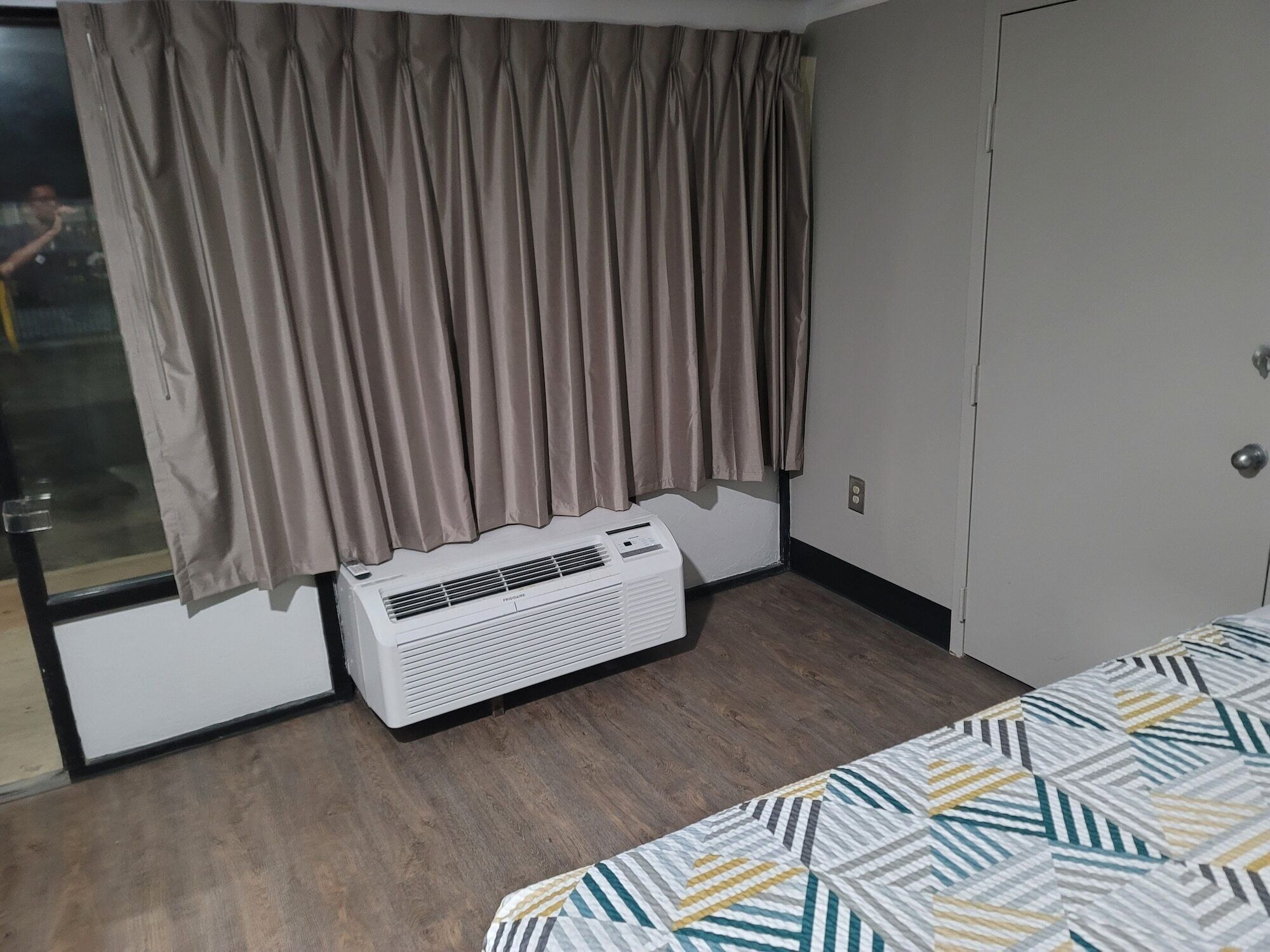 書桌、筆電工作空間、熨斗/熨衣板、免費無線上網