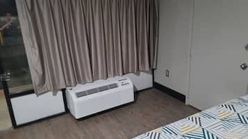Desk, laptop workspace, iron/ironing board, free WiFi