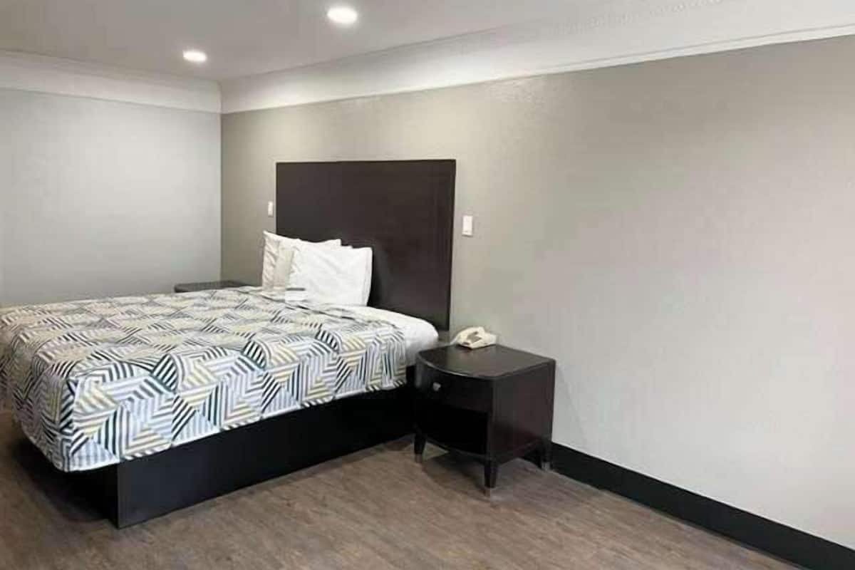 Työpöytä, kannettavalle tietokoneelle sopiva työtila