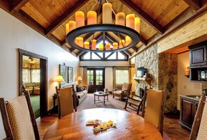 別墅, 1 張特大雙人床和 1 張沙發床 | 起居區 | 平面電視、iPod 底座、付費電影