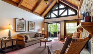 Villa, 1 King Bed, Mobility Accessible | Pillowtop beds, individually furnished, laptop workspace